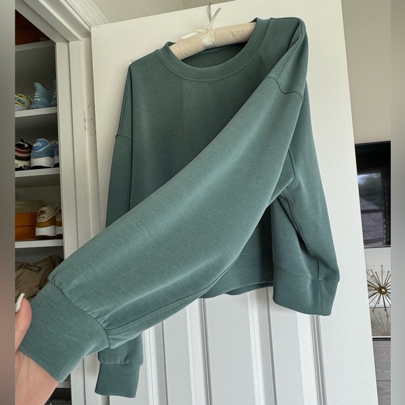 Lululemon Softstreme Perfectly Oversized Cropped Crew - Picture 2 of 6